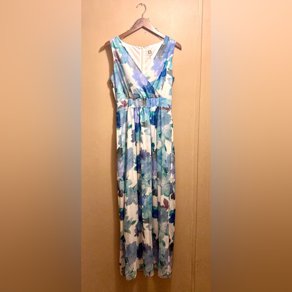 Anne Klein long floral dress. Size 6